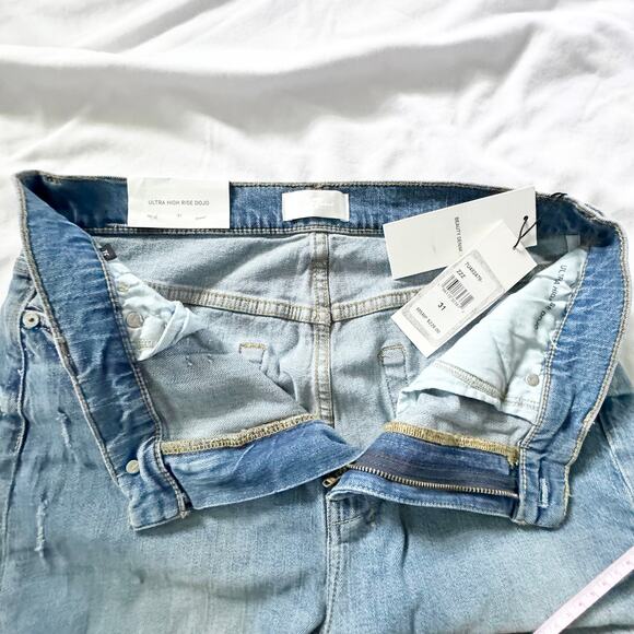 7 For All Mankind Dojo Ultra High-Rise Zzz Flare Jean - Picture 5 of 10